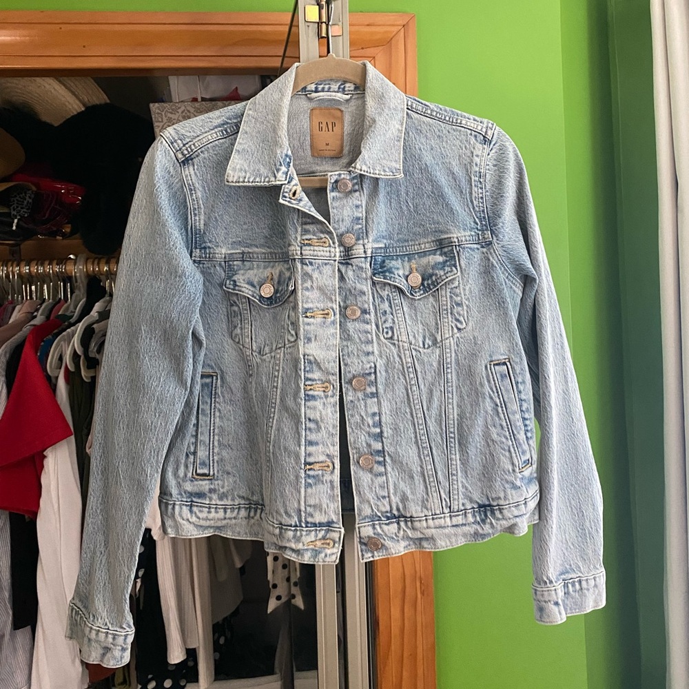GAP Women's Classic Blue Jean Jacket NWOT